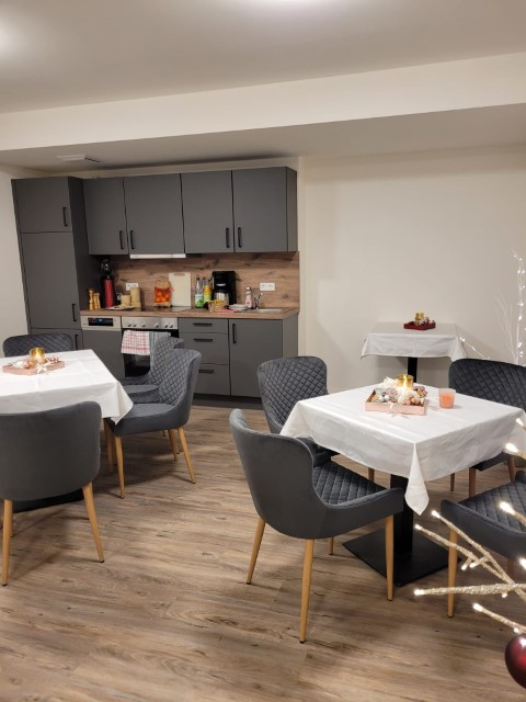 Euphoria_Advent-_20231206-065934_1